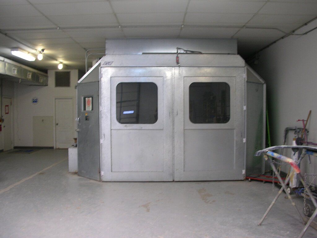 Woody's Paint Booth